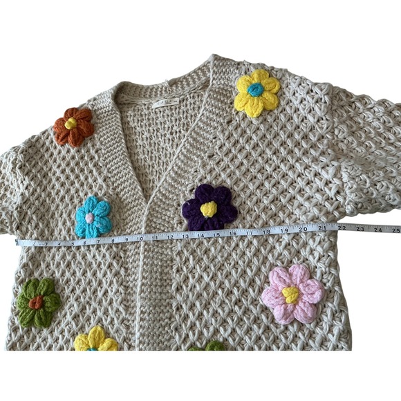 Illa Illa Women Cream Chunky Knit Floral Applique Cardigan Sweater IM7042 SM - Picture 7 of 9